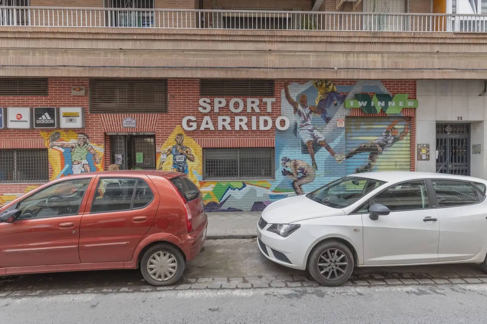 Commercieel te koop in Granada stad - € 339.000 (Ref: 9837535)