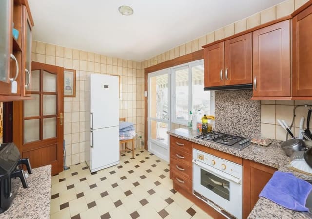 6 makuuhuone Omakotitalo myytävänä paikassa Vegas del Genil - 325 000 € (Ref: 9837536)