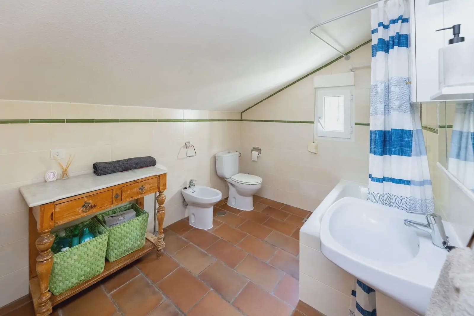 Finca/Country House for sale in Guejar Sierra with garage - € 439,000 (Ref: 9837537)