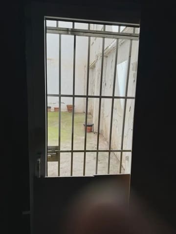 Commercial for rent in Pajaritos - Plaza de Toros, Granada city - € 2,300 (Ref: 9837540)