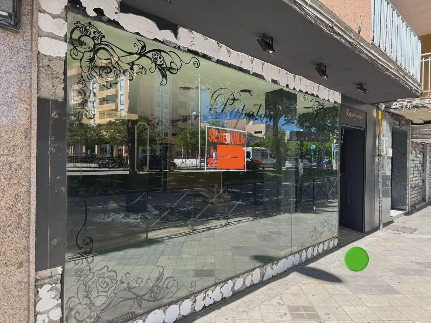 Kommersiell til leie i Granada by - € 2 300 (Ref: 9837540)