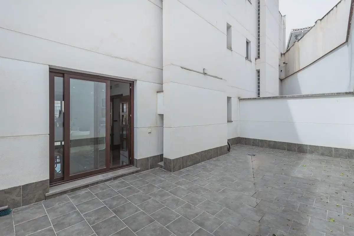 5 bedroom Terraced Villa for sale in Granada city with garage - € 478,000 (Ref: 9837541)