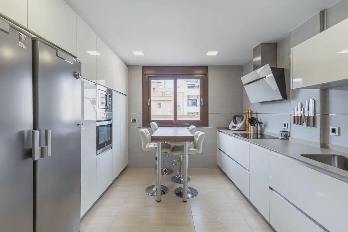 5 bedroom Terraced Villa for sale in Granada city with garage - € 478,000 (Ref: 9837541)