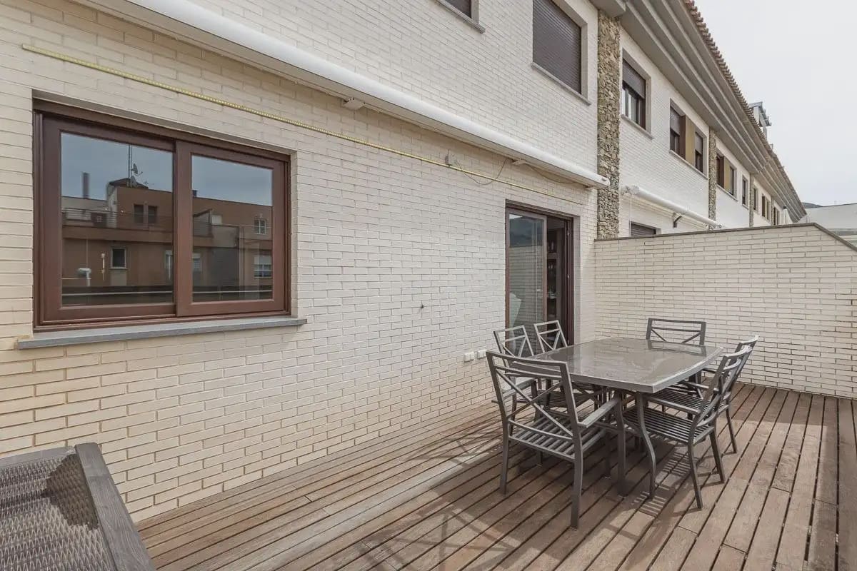 5 bedroom Terraced Villa for sale in Granada city with garage - € 478,000 (Ref: 9837541)
