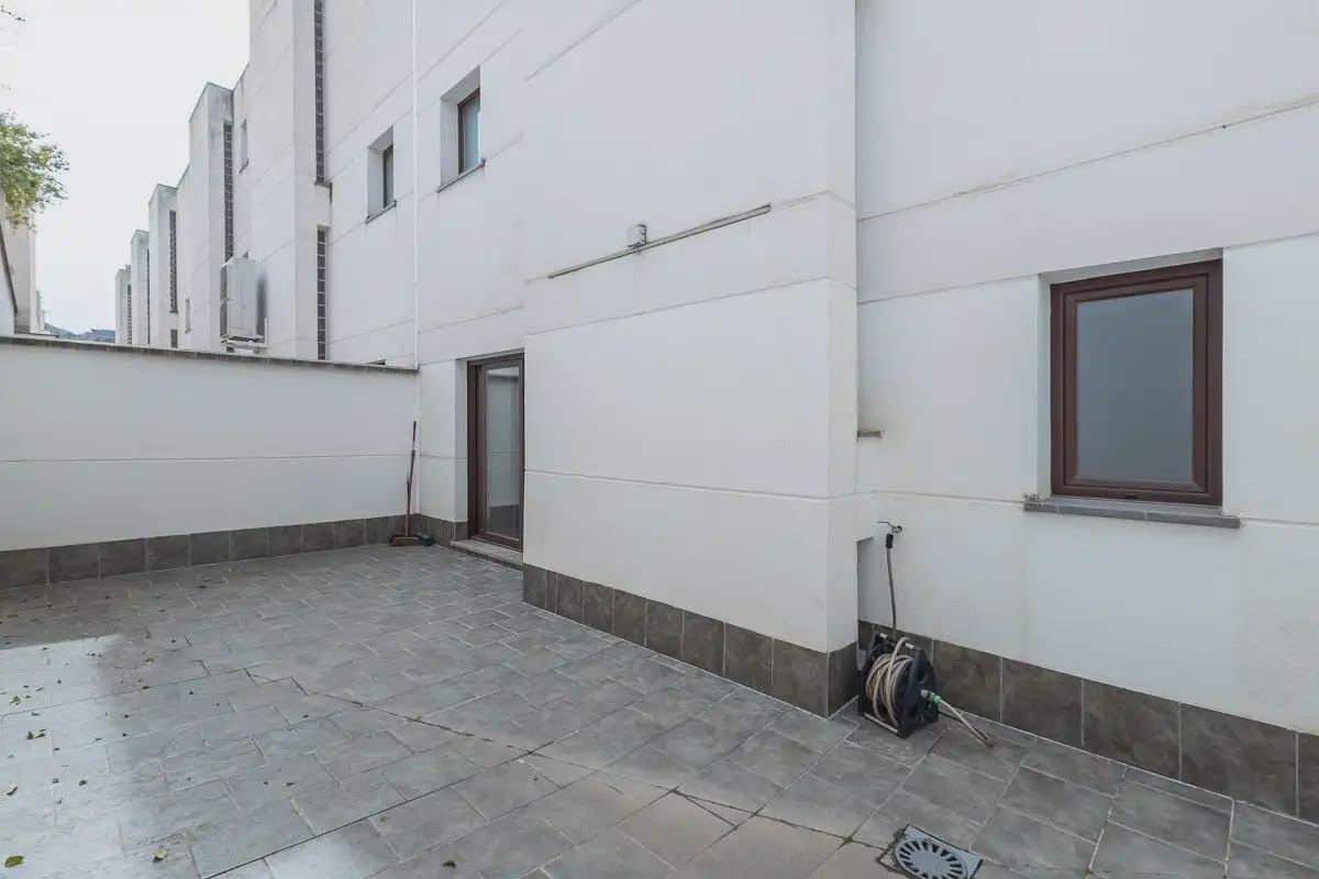 5 bedroom Terraced Villa for sale in Granada city with garage - € 478,000 (Ref: 9837541)