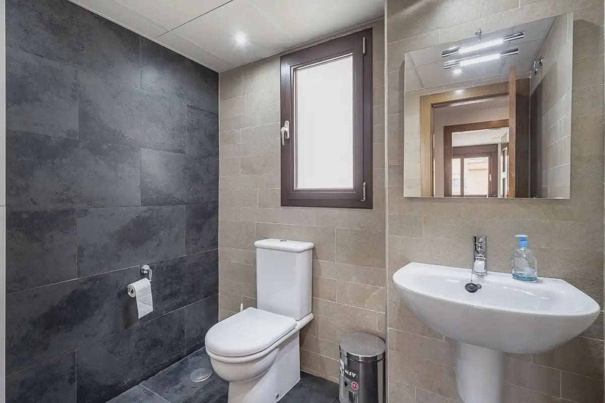 5 bedroom Terraced Villa for sale in Granada city with garage - € 478,000 (Ref: 9837541)