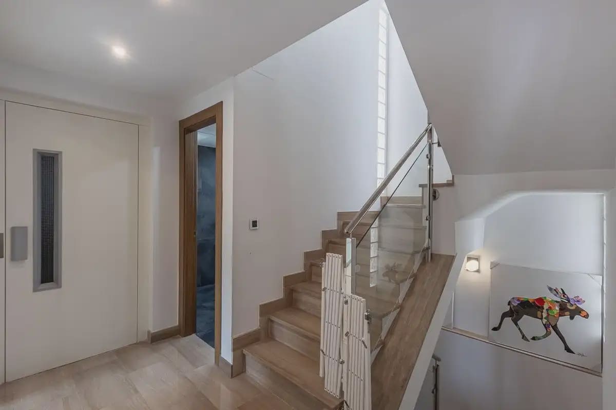 5 bedroom Terraced Villa for sale in Granada city with garage - € 478,000 (Ref: 9837541)