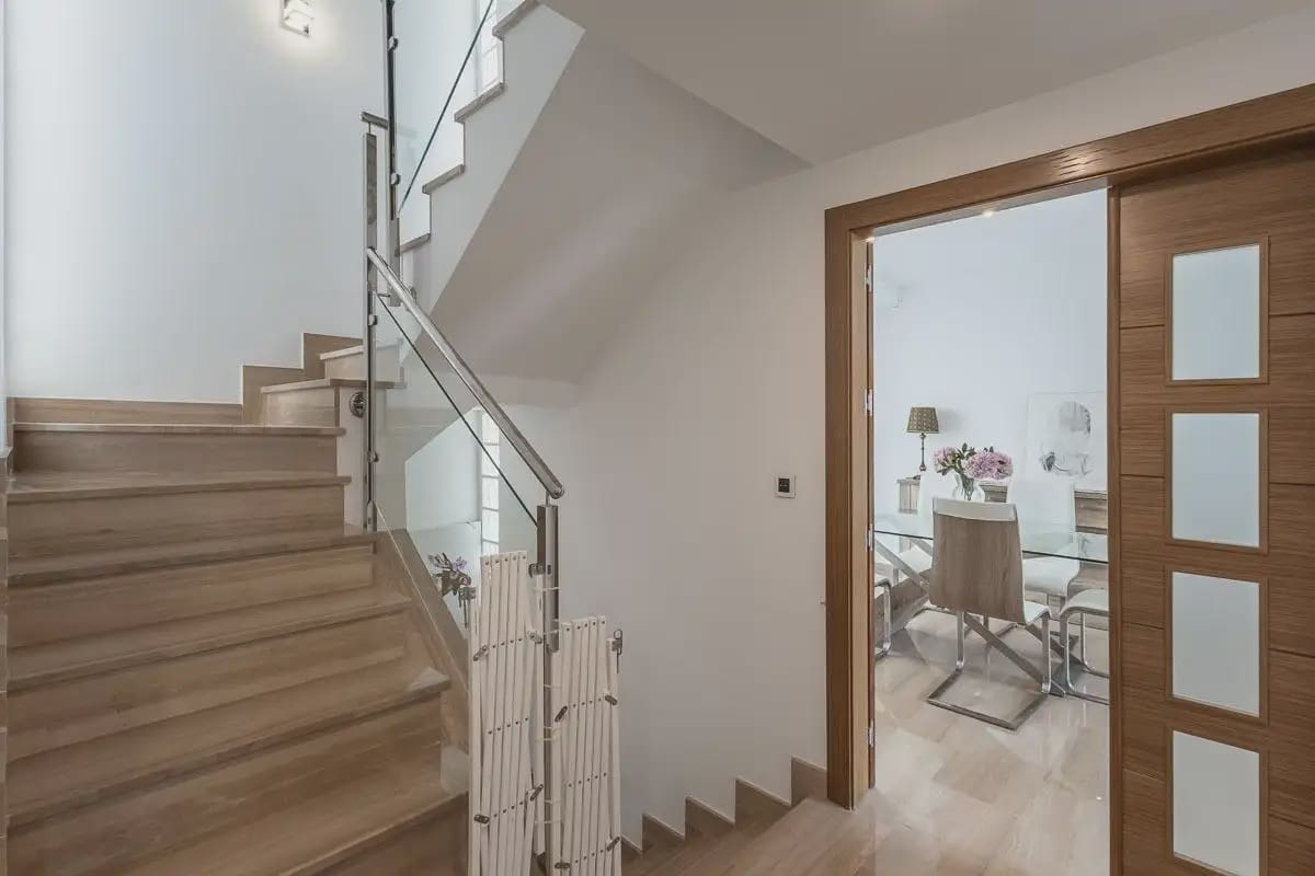 5 bedroom Terraced Villa for sale in Granada city with garage - € 478,000 (Ref: 9837541)