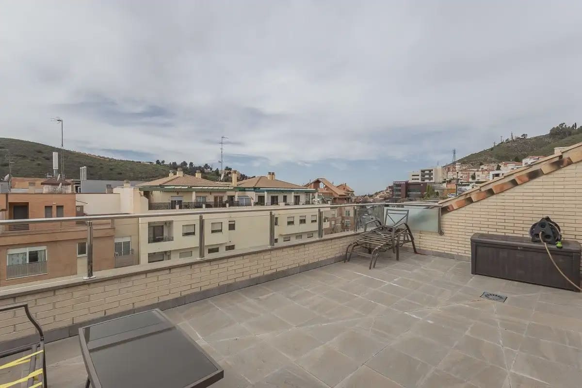 5 bedroom Terraced Villa for sale in Granada city with garage - € 478,000 (Ref: 9837541)