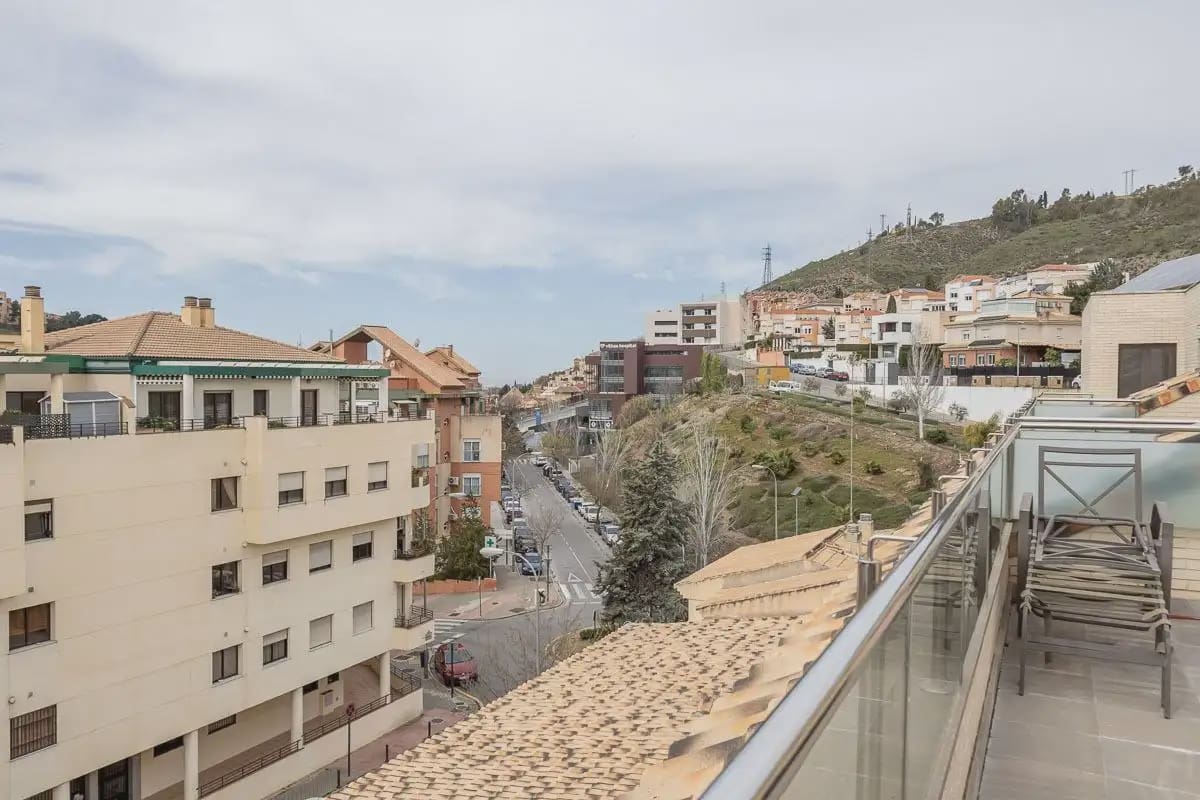 5 bedroom Terraced Villa for sale in Granada city with garage - € 478,000 (Ref: 9837541)