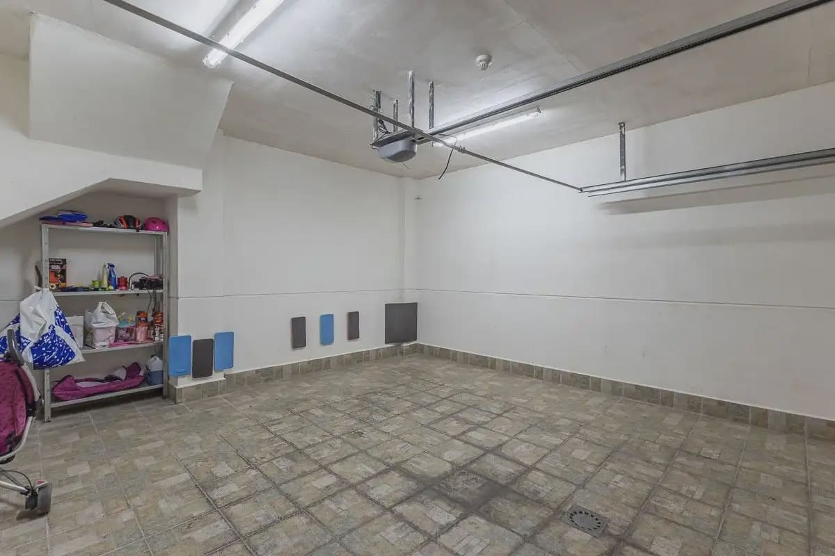 5 bedroom Terraced Villa for sale in Granada city with garage - € 478,000 (Ref: 9837541)