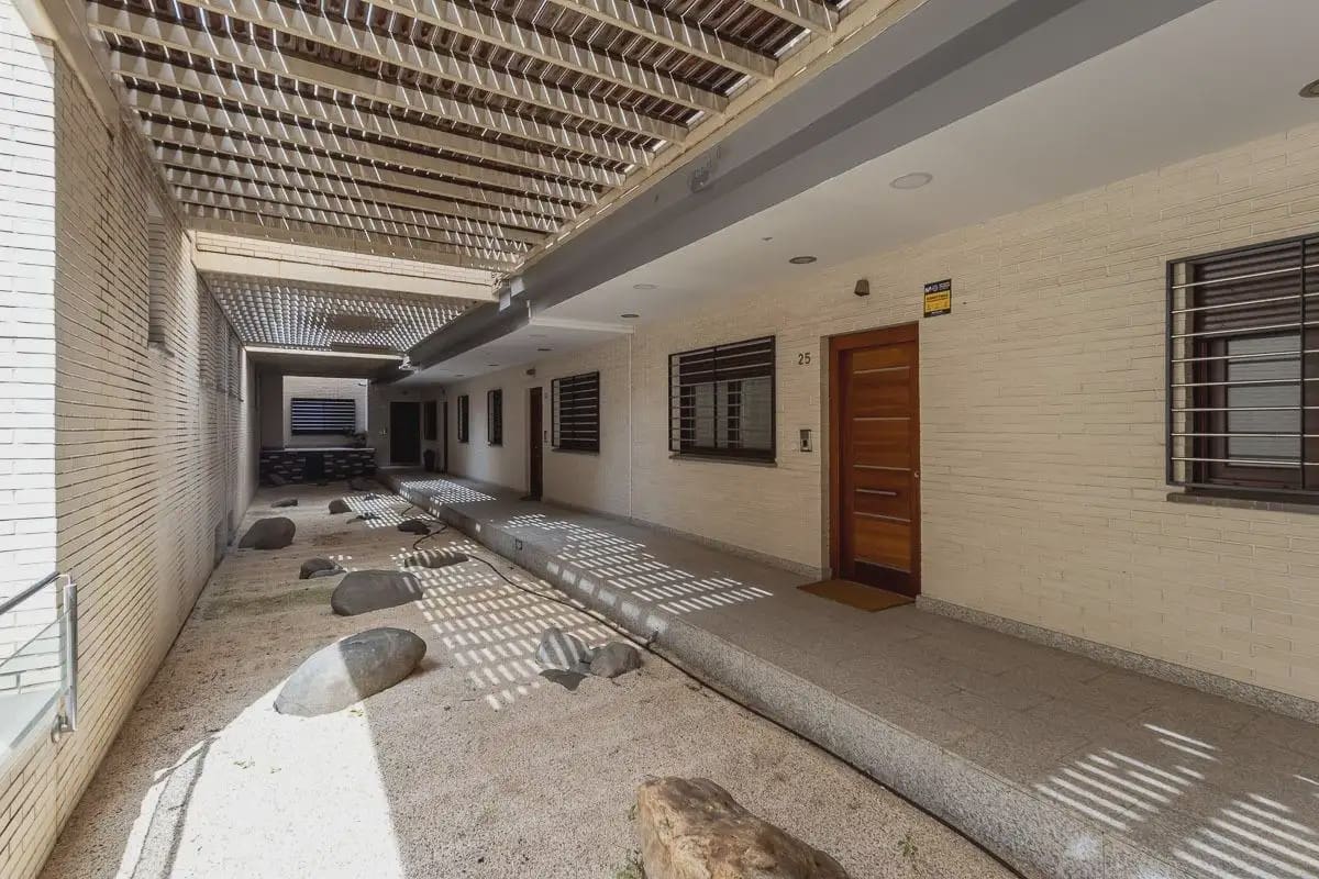 5 bedroom Terraced Villa for sale in Granada city with garage - € 478,000 (Ref: 9837541)
