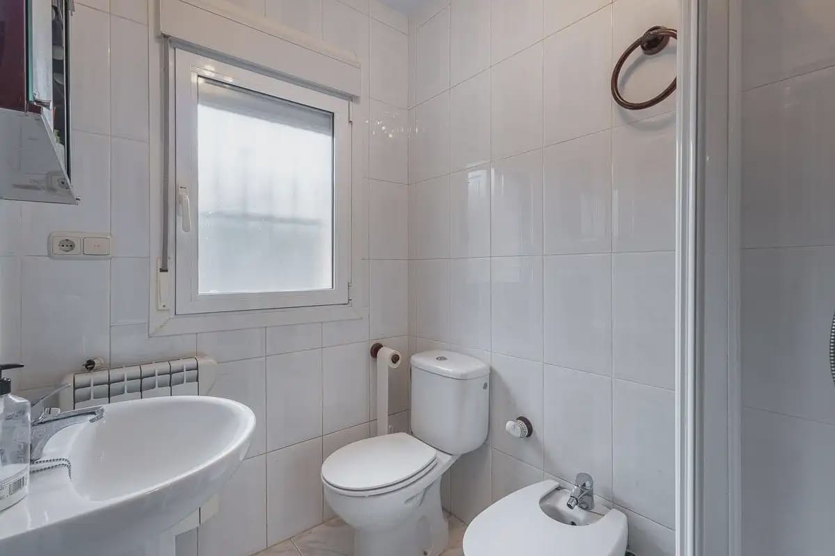 Villa for sale in Otura with pool - € 399,000 (Ref: 9837542)
