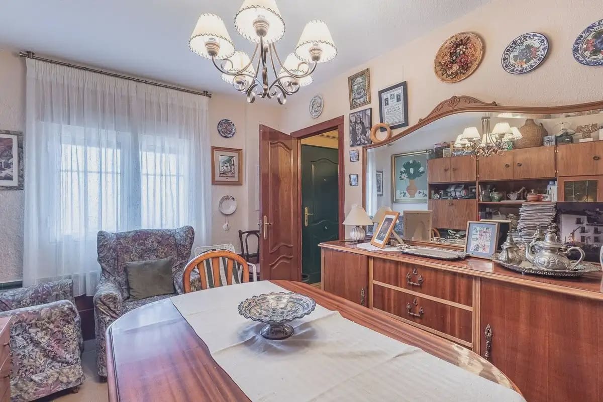 Villa for sale in Otura with pool - € 399,000 (Ref: 9837542)
