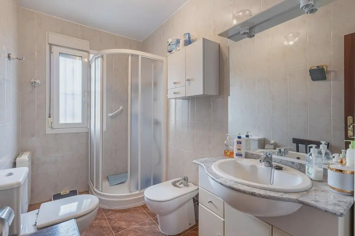 Villa for sale in Otura with pool - € 399,000 (Ref: 9837542)