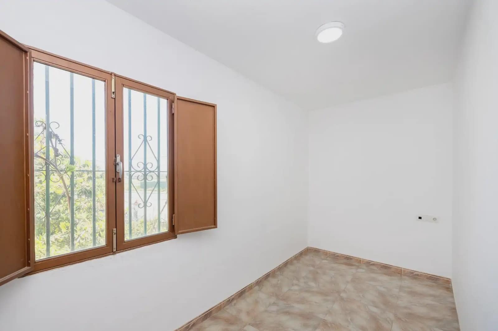 Finca/Landehus til salg i Armilla med garage - € 269.999 (Ref: 9837543)