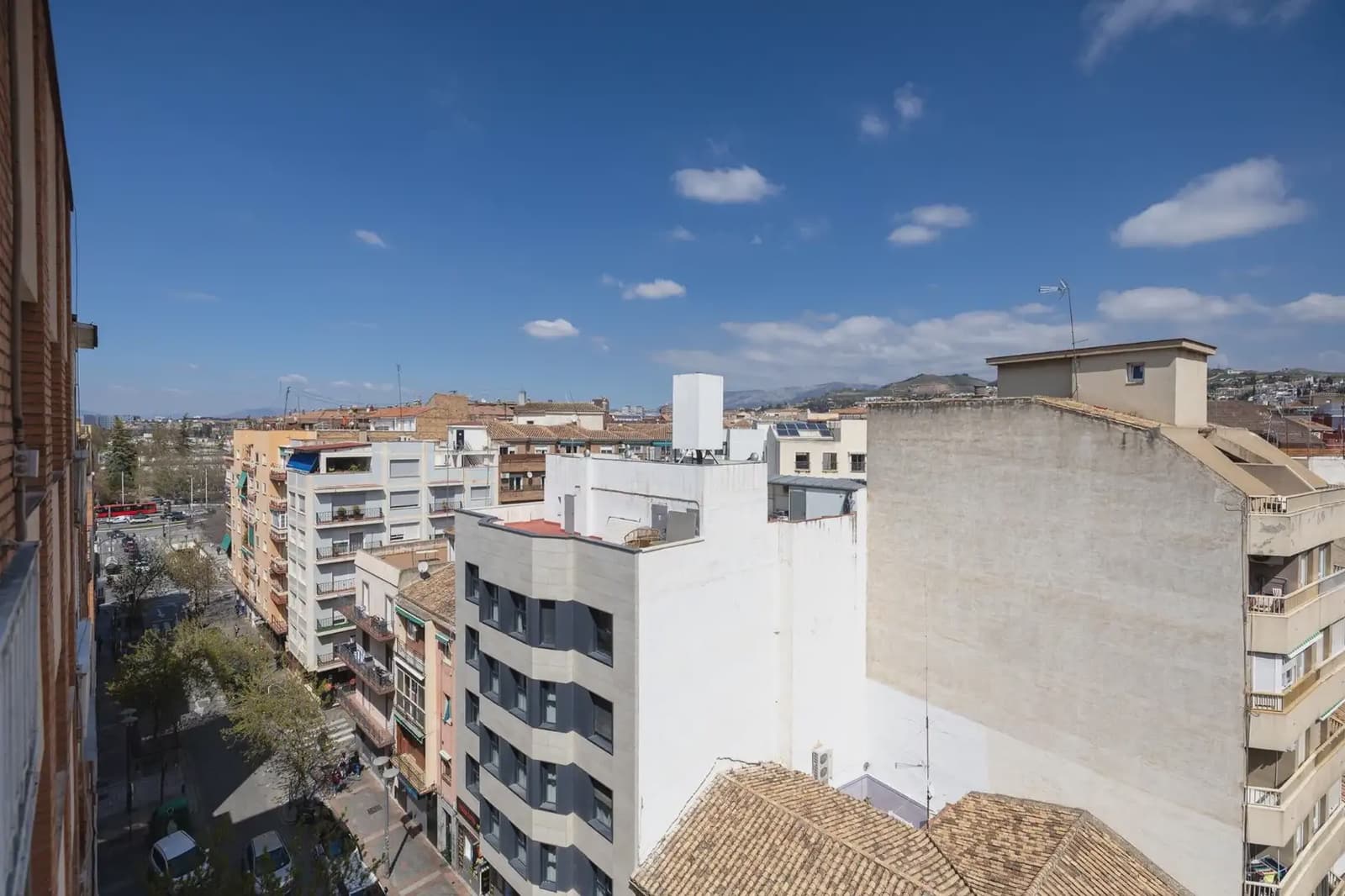 Piso en Granada ciudad en venta - 350.000 € (Ref: 9837544)