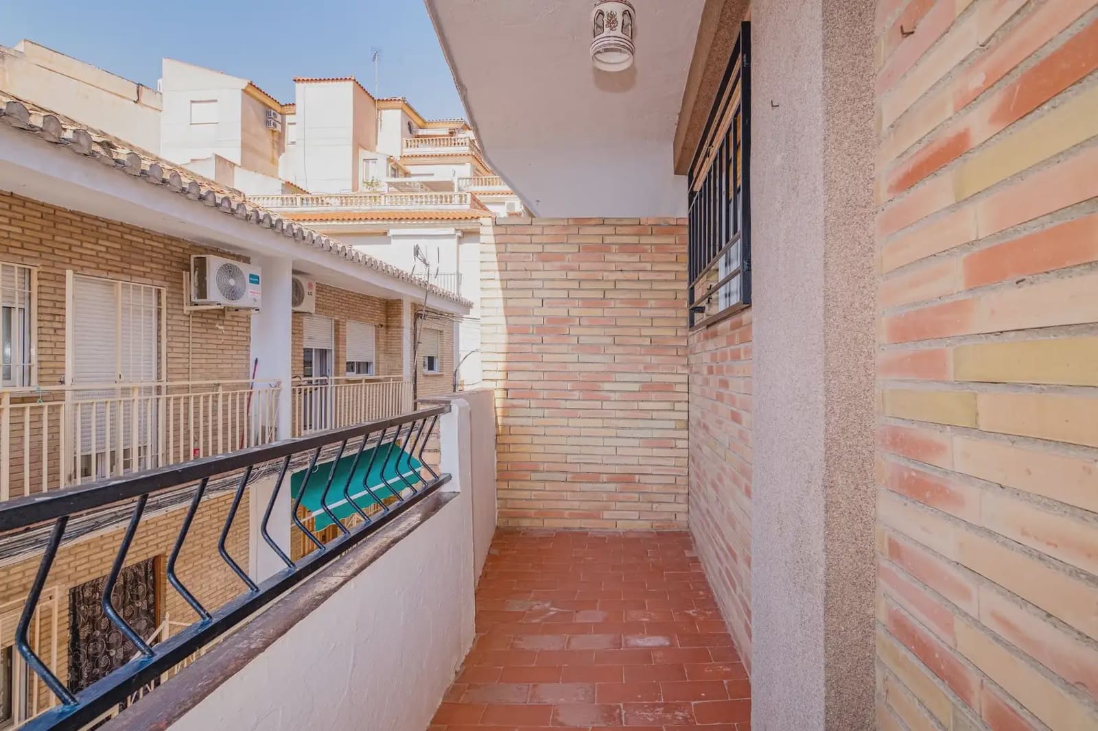 Hus till salu i Loja - 140 000 € (Ref: 9837545)