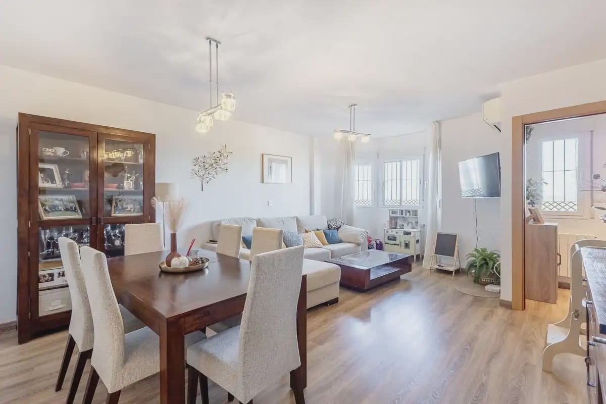 Hus til salgs i Guevejar med garasje - € 245 000 (Ref: 9837555)