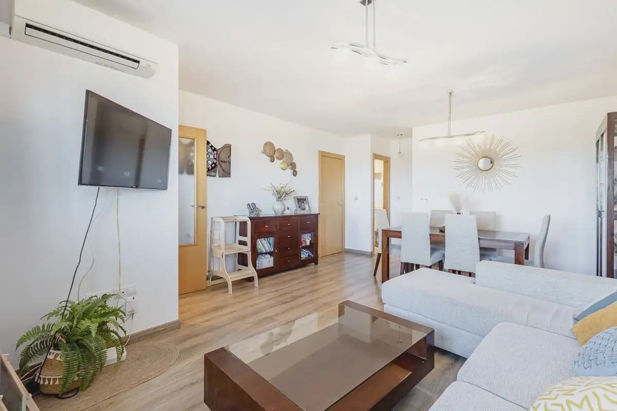 Hus til salgs i Guevejar med garasje - € 245 000 (Ref: 9837555)
