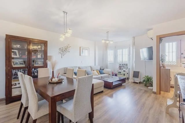 Hus til salgs i Güevéjar med garasje - € 245 000 (Ref: 9837555)