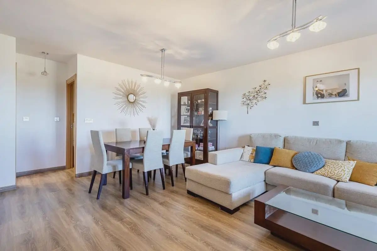 Hus til salgs i Guevejar med garasje - € 245 000 (Ref: 9837555)
