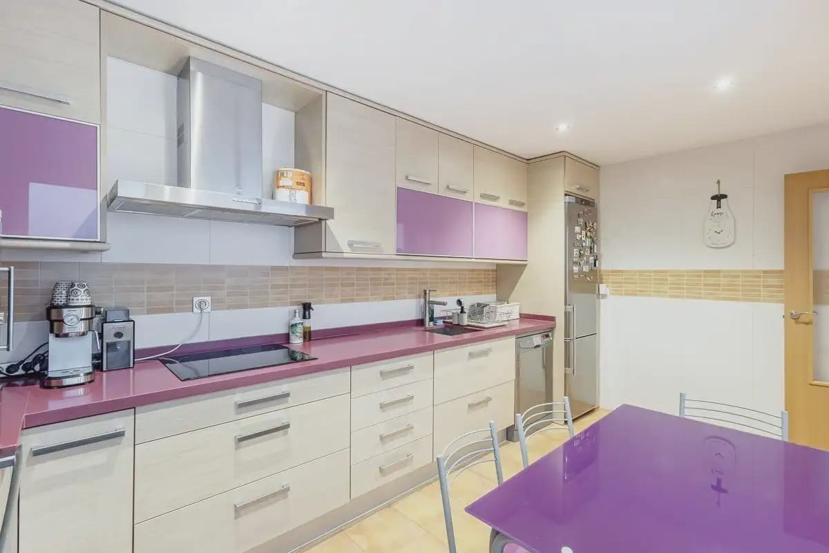Hus til salgs i Guevejar med garasje - € 245 000 (Ref: 9837555)