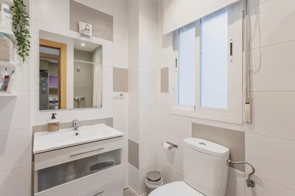 Hus til salgs i Guevejar med garasje - € 245 000 (Ref: 9837555)