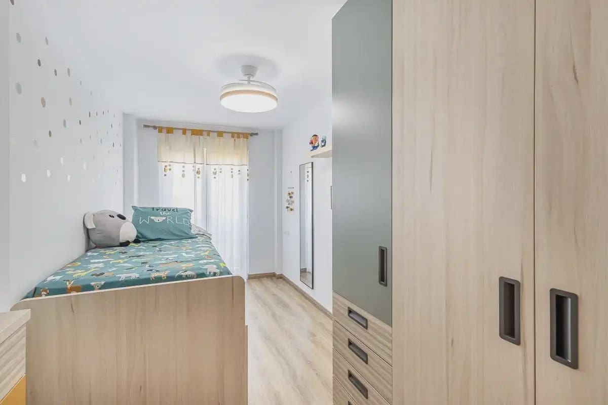 Hus til salgs i Guevejar med garasje - € 245 000 (Ref: 9837555)