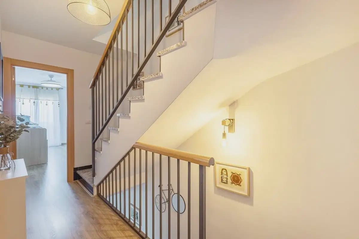 Hus til salgs i Guevejar med garasje - € 245 000 (Ref: 9837555)