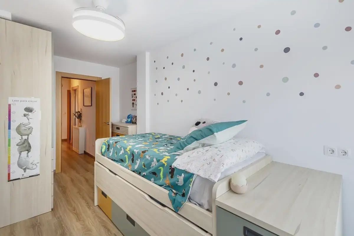 Hus til salgs i Guevejar med garasje - € 245 000 (Ref: 9837555)