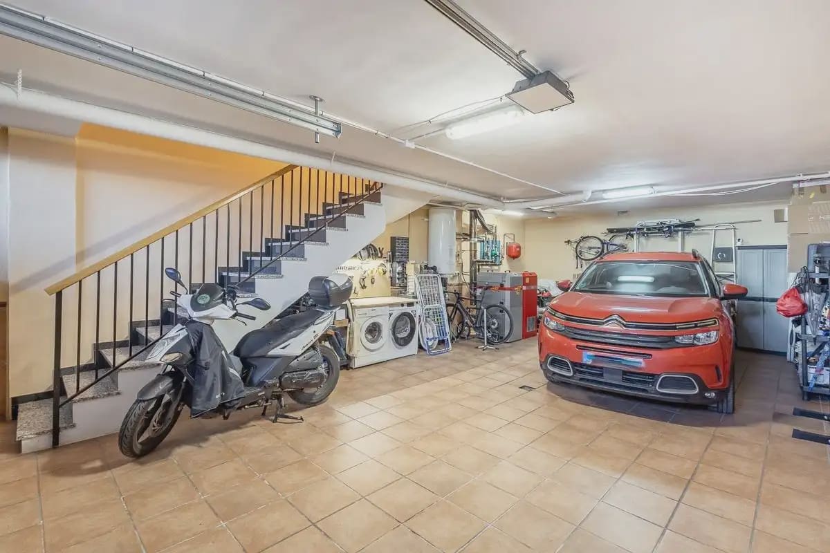 Hus til salgs i Guevejar med garasje - € 245 000 (Ref: 9837555)