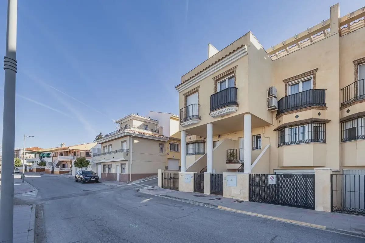 Hus til salgs i Guevejar med garasje - € 245 000 (Ref: 9837555)
