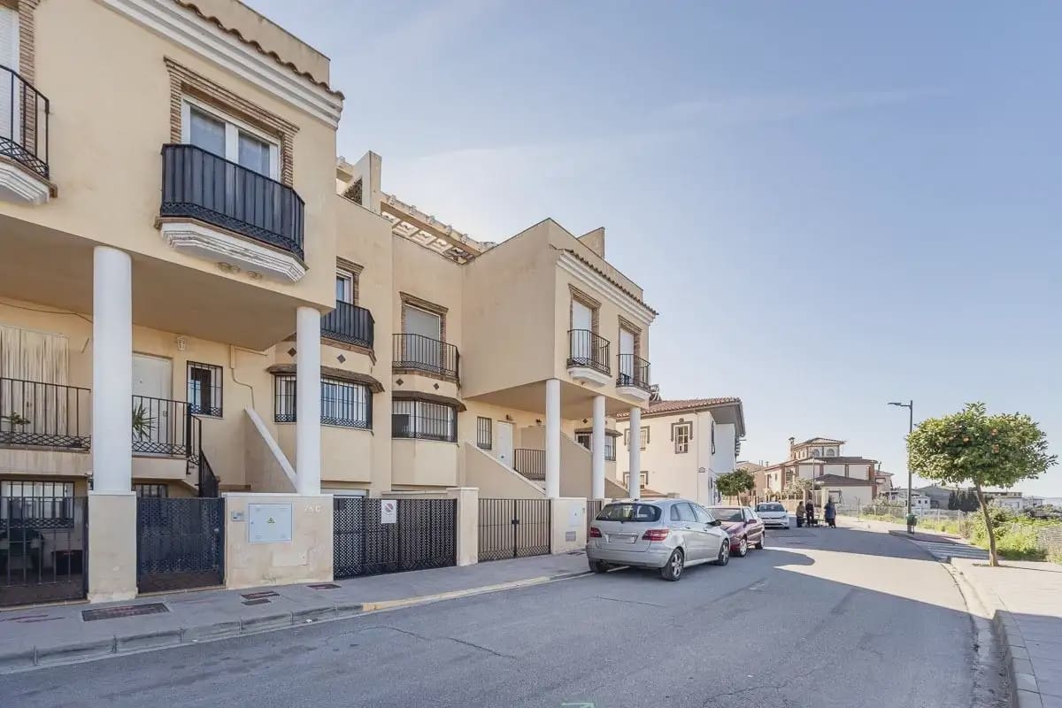 Hus til salgs i Guevejar med garasje - € 245 000 (Ref: 9837555)