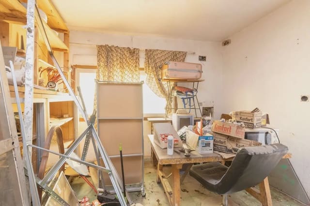 5 makuuhuone Omakotitalo myytävänä paikassa Bola de Oro - Serrallo, Granada kaupunki mukana 
autotalli - 170 000 € (Ref: 9837556)