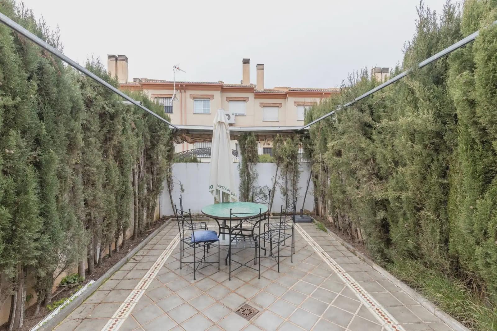 3 makuuhuone Omakotitalo myytävänä paikassa Ogijares mukana 
autotalli - 239 900 € (Ref: 9837557)
