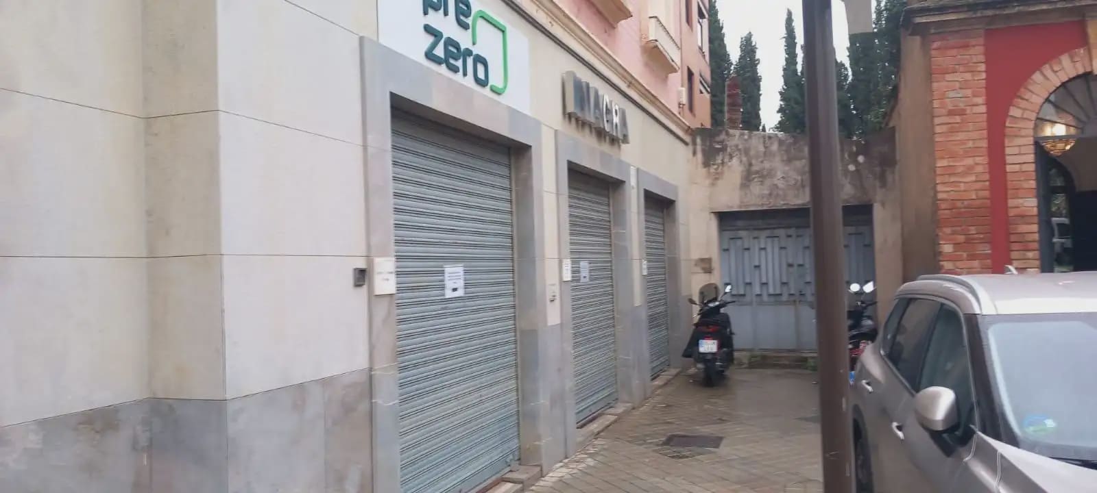 Commercial for rent in Granada city - € 2,800 (Ref: 9837558)