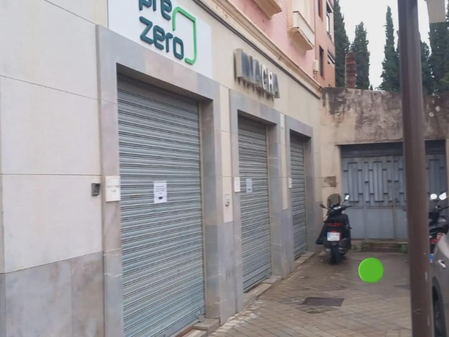 Commercial for rent in Granada city - € 2,800 (Ref: 9837558)