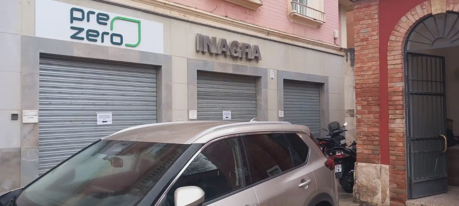 Commercial for rent in Granada city - € 2,800 (Ref: 9837558)