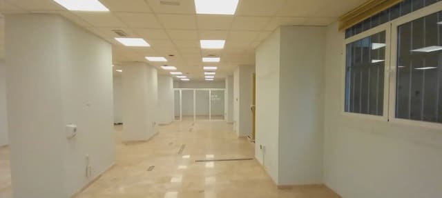 Commercial for rent in San Matías - Realejo, Granada city - € 2,800 (Ref: 9837558)