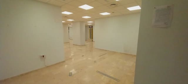 Commercial for rent in San Matías - Realejo, Granada city - € 2,800 (Ref: 9837558)