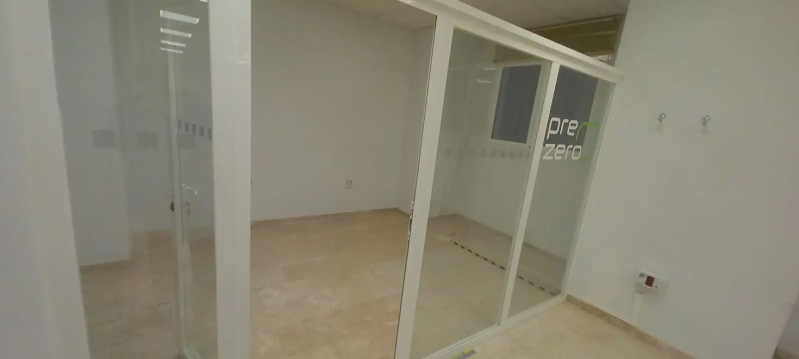 Commercial for rent in Granada city - € 2,800 (Ref: 9837558)