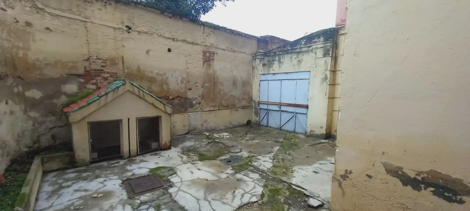 Commercial for rent in Granada city - € 2,800 (Ref: 9837558)
