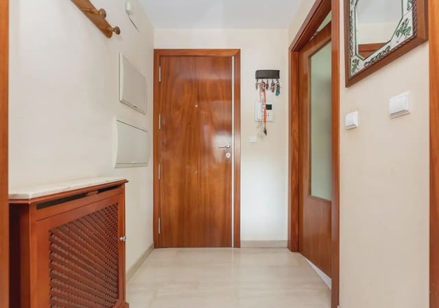 Mieszkanie na sprzedaż w Camino de Ronda - Rosaleda, Miasto Grenada z basenem garażem - 380 000 € (Ref: 9837559)