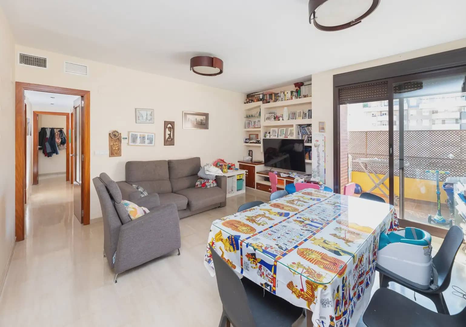 Mieszkanie na sprzedaż w Miasto Grenada z basenem garażem - 380 000 € (Ref: 9837559)