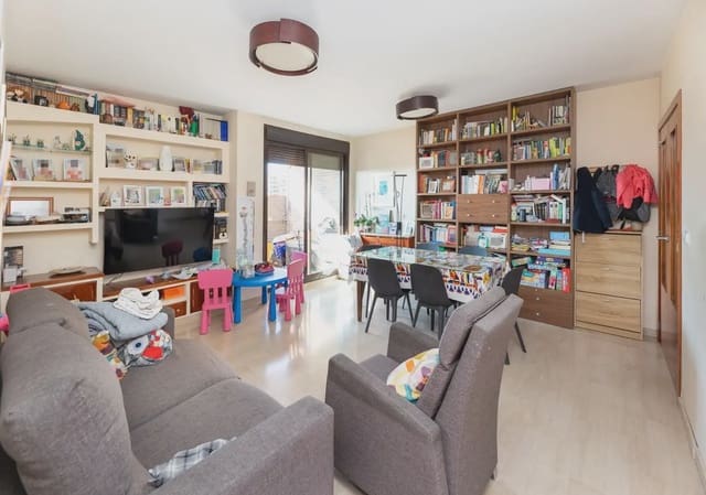 Mieszkanie na sprzedaż w Camino de Ronda - Rosaleda, Miasto Grenada z basenem garażem - 380 000 € (Ref: 9837559)