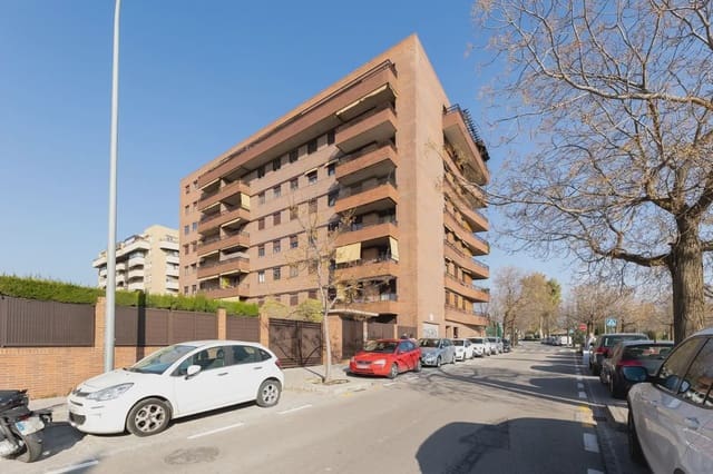 Mieszkanie na sprzedaż w Camino de Ronda - Rosaleda, Miasto Grenada z basenem garażem - 380 000 € (Ref: 9837559)