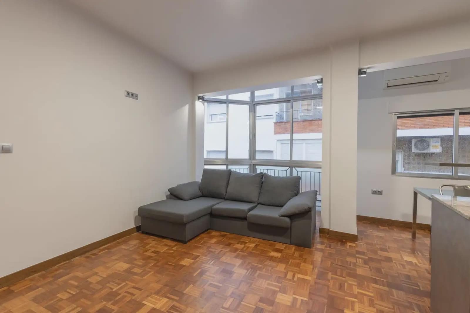 Lejlighed til salg i Granada by - € 359.000 (Ref: 9837563)
