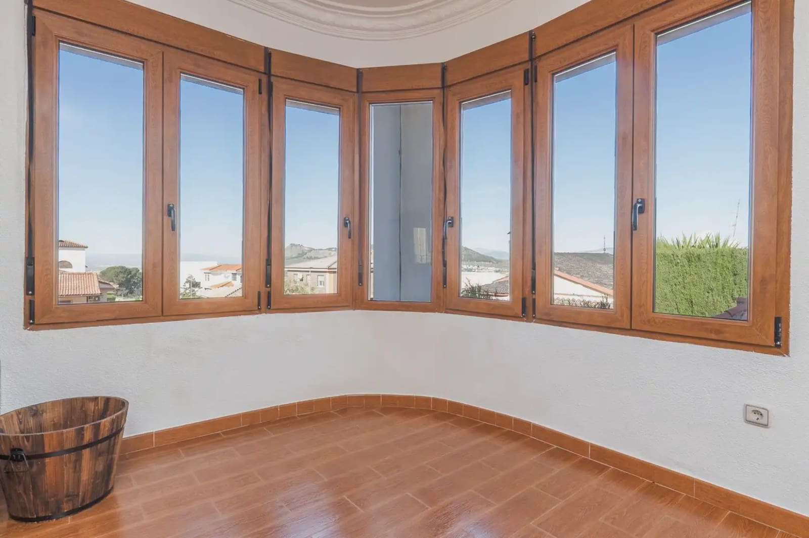 Villa/Maison à vendre à Peligros avec garage - 392 000 € (Ref: 9837564)