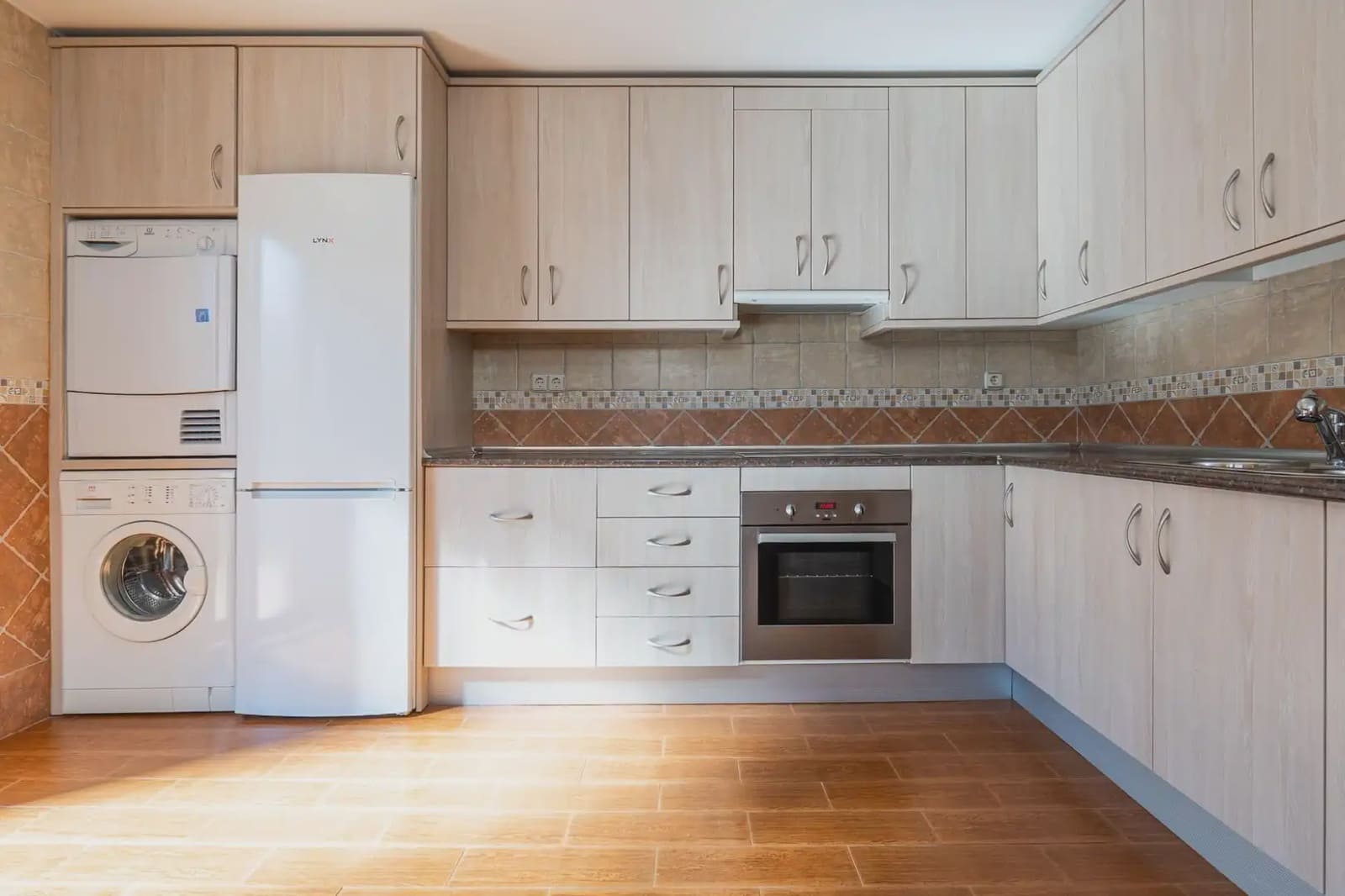 Villa/Maison à vendre à Peligros avec garage - 392 000 € (Ref: 9837564)